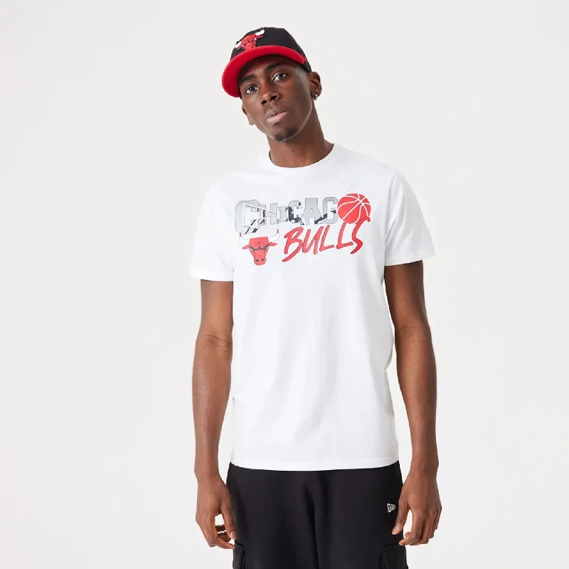 Men's polo t - shirts with a contrast collar for a preppy lookChicago Bulls NBA Infill Graphic White T-Shirt