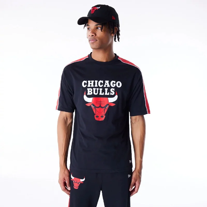 Men's ribbed t - shirts with a textured finish for added styleChicago Bulls NBA Panel Black Oversized T-Shirt