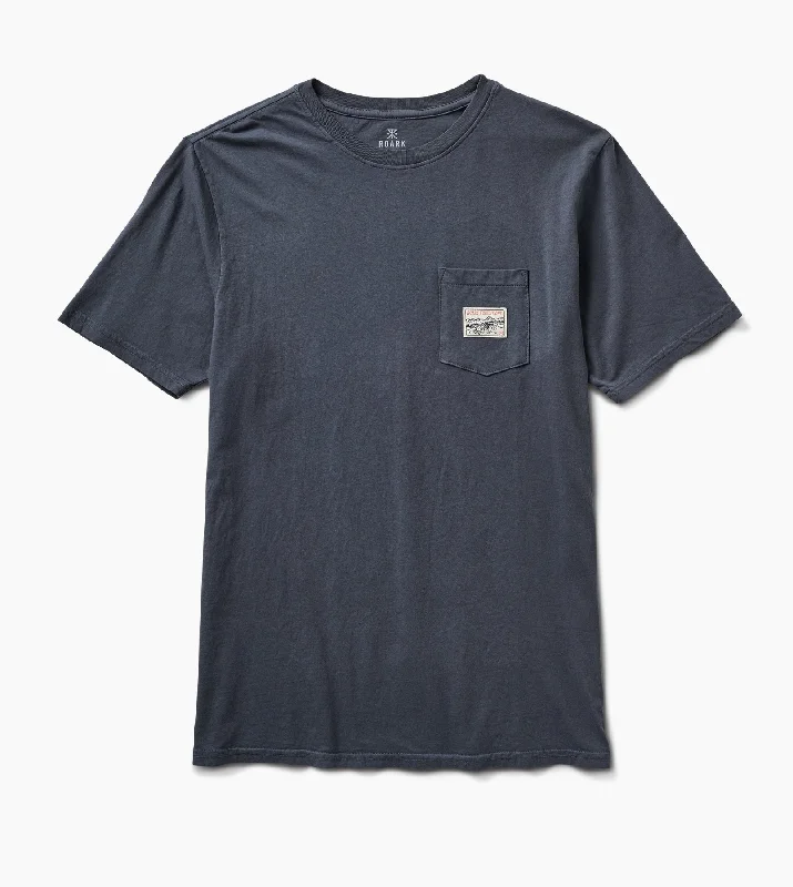 Men's mock - neck t - shirts with a modern and sleek styleExpedition Pocket Premium Tee