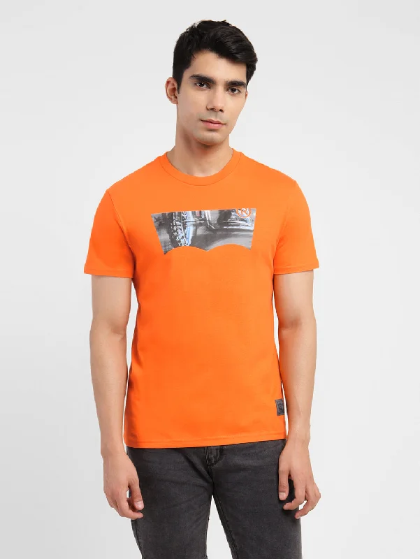 Men's plus - size pocket t - shirts with a classic lookGraphic T-shirt from Levi's Motorcycle Collection