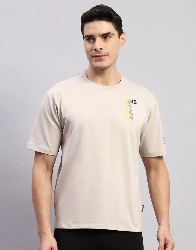 Men's plus - size pocket t - shirts with a classic lookMen Beige Printed Round Neck Half Sleeve T-Shirt