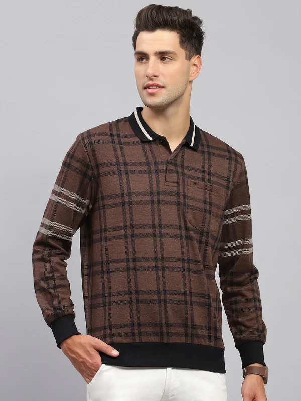 Men's polo t - shirts with a contrast collar for a preppy lookMen Brown Check Collar Full Sleeve Winter T-Shirt