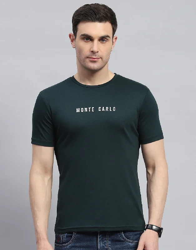 Men's plus - size pocket t - shirts with a classic lookMen Green Solid Round Neck Half Sleeve T-Shirt