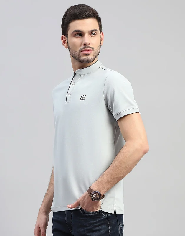 Men's lightweight performance t - shirts for running marathonsMen Grey Solid Mandarin Neck Half Sleeve T-Shirt