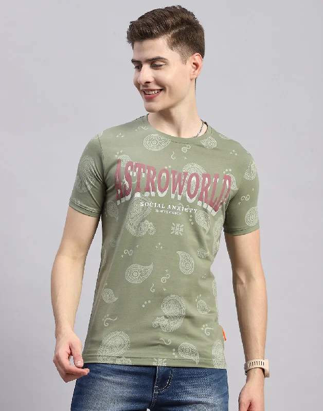 Men's distressed denim - look t - shirts with a rugged appealMen Olive Floral Print Collar Half Sleeve T-Shirt