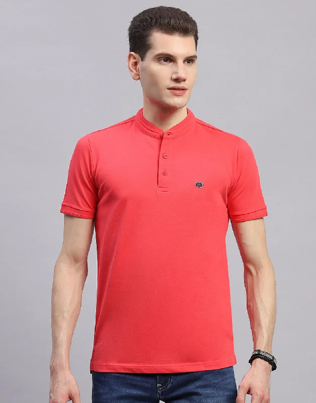 Men's lightweight performance t - shirts for running marathonsMen Pink Solid Band Collar Half Sleeve T-Shirt