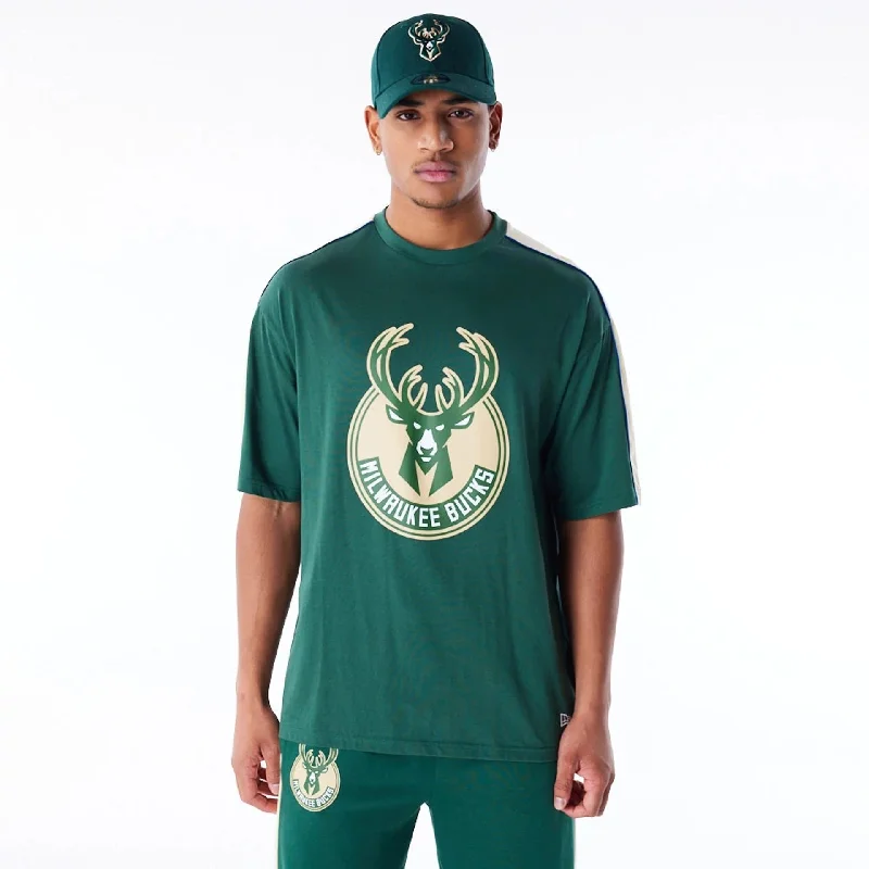 Men's smart - casual checkered t - shirts for semi - formal occasionsMilwaukee Bucks NBA Panel Dark Green Oversized T-Shirt