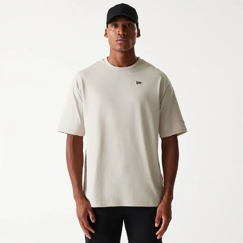 Men's distressed denim - look t - shirts with a rugged appealNew Era Essential Light Beige Oversized T-Shirt