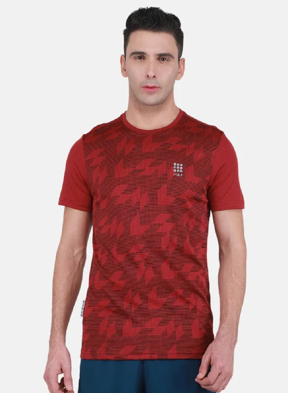 Men's thermal t - shirts with a high - neck design for cold weatherRock-it Men Maroon Self Design T-Shirt